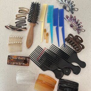 Lot of 30 Vintage Hair Tools Accessories Goody Combs Picks Barrettes Clips Claws